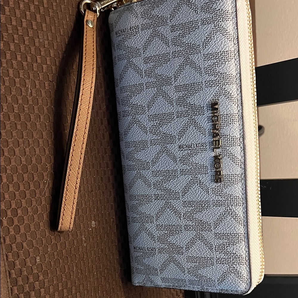 Michael Kors White and Tan Logo Wristlet